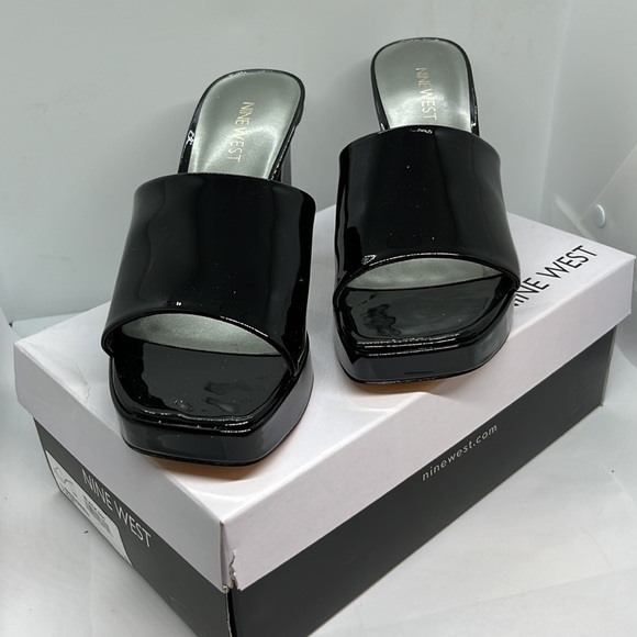 Nine West Black Patton Slip On Shoes with with 4” Heels - Picture 3 of 5